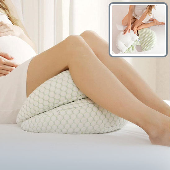 coussin-de-grossesse-allaitement-maman-soulage-douleur-jambes-avec-coussin