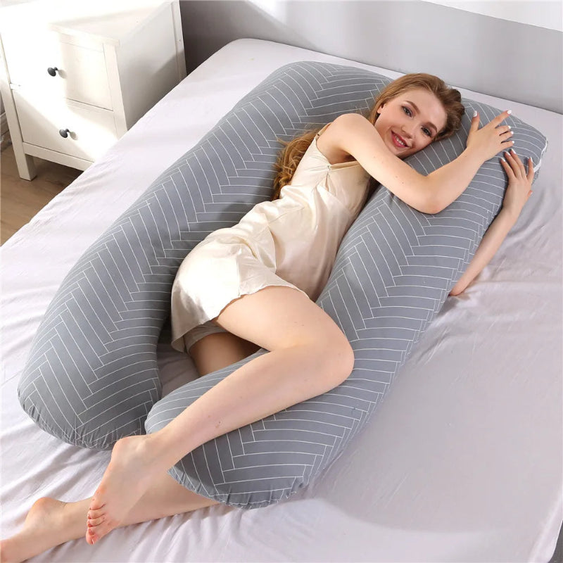 coussin-de-grossesse-gris-Rayure-allongé-chambre