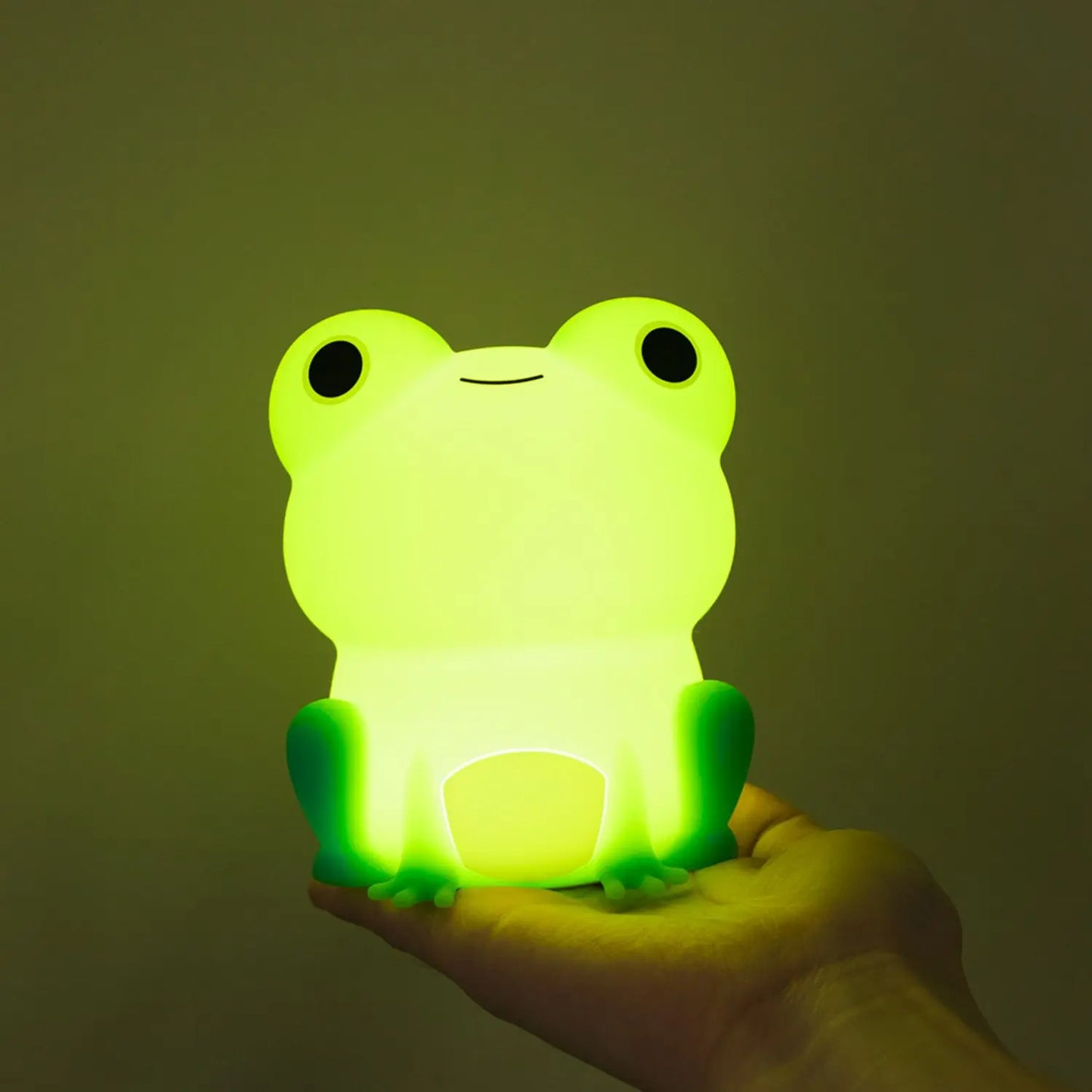 veilleuse-rechargeable-allumee-lumiere-vert-jaune