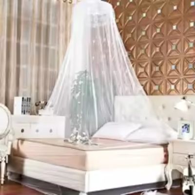 Ciel de lit blanc décoratif suspendu, parfait pour berceau bébé et chambre raffinée