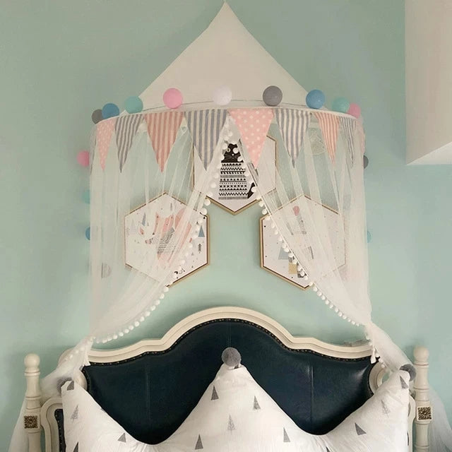 ciel de lit bébé chapiteau décoration chambre enfant