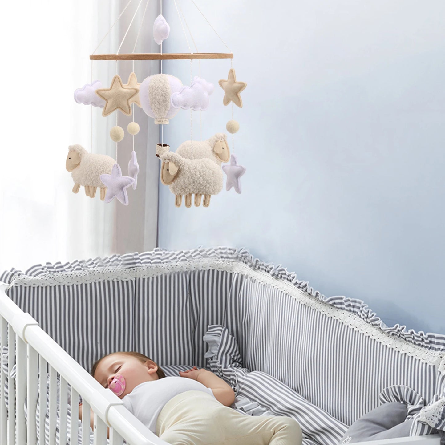 mobile pour bebe dans la chambre