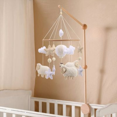 mobile-bébé-susppendu-chambre