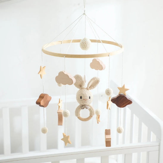 mobile bébé en bois sécuritaire