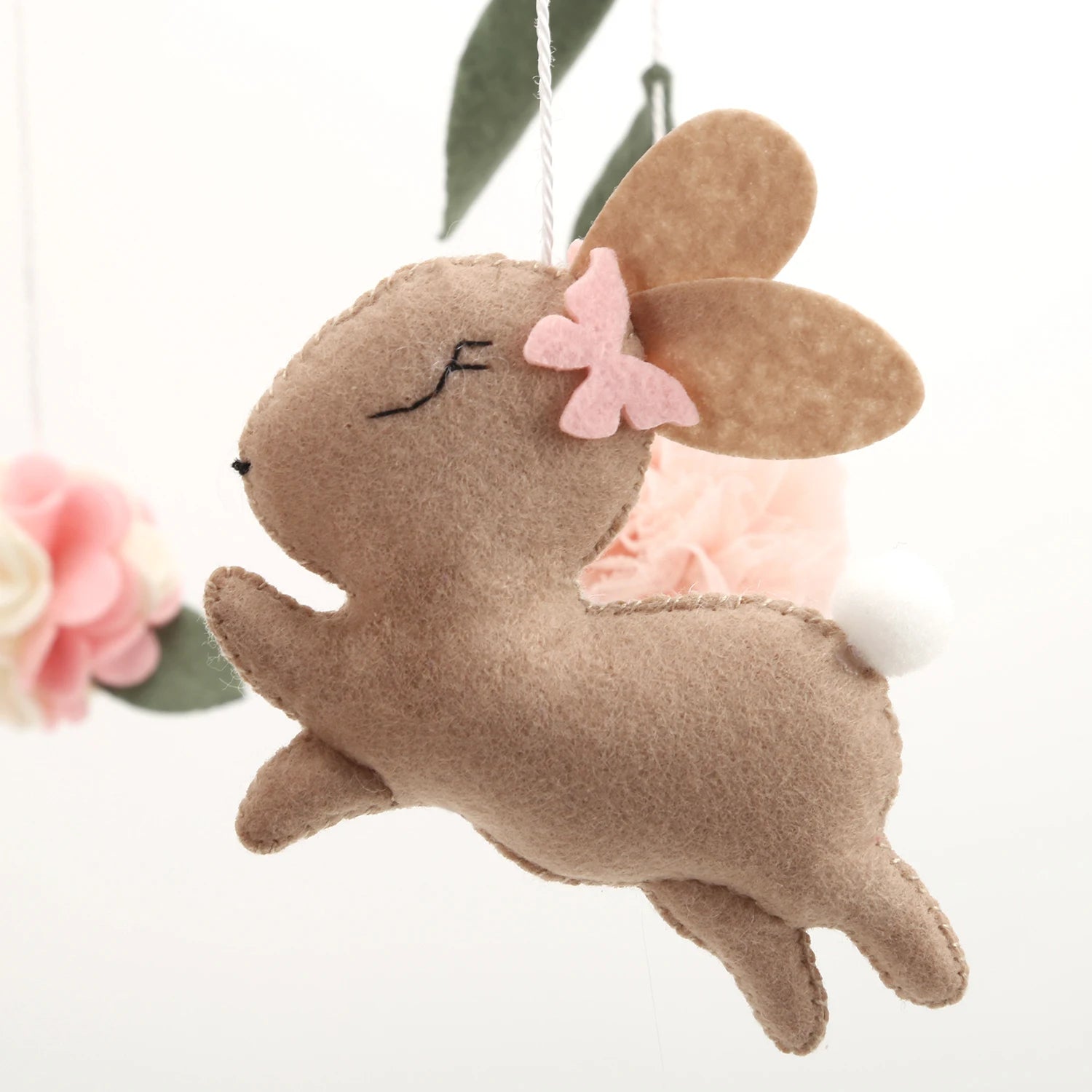 mobile pour bebe lapin brun