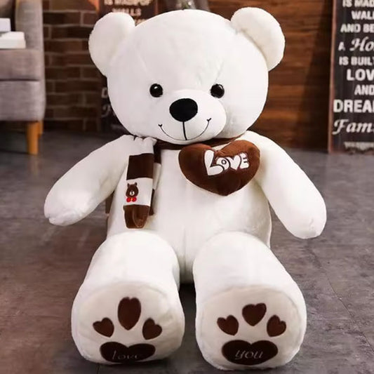 ours-en-peluche-blanc-avec-écharpe-cœur-écrit-love