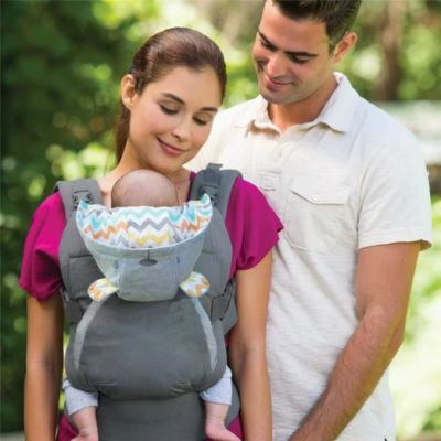 porte-bebe-gris-capuche-maman_parents