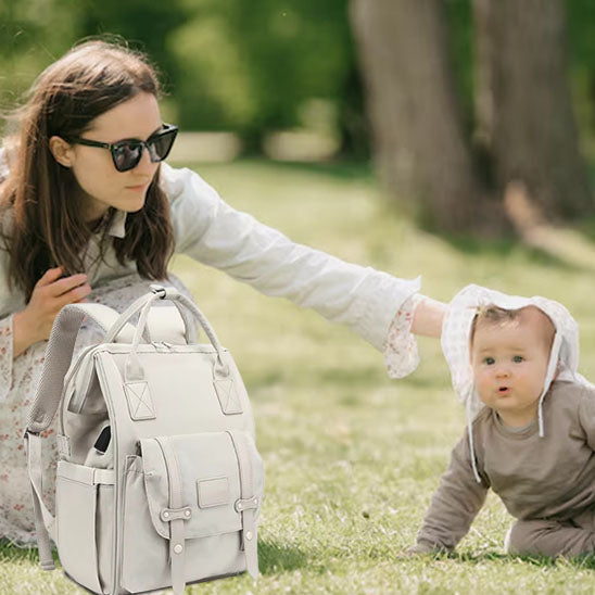 sac-a-langer-bebe-imperméable-blanc-maman-bébé-parc