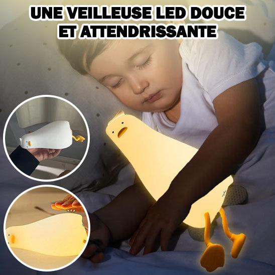 veilleuse-bébé-allumée-lumière-douce-dans-brad-enfant